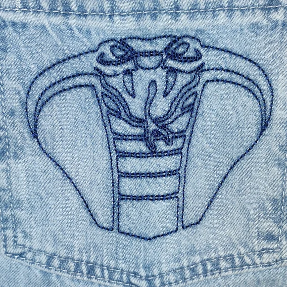 Light Wash Straight-Leg Jeans with Pink Bunny Graphic - Picture 4 of 6